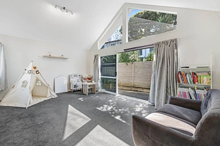 19a Masterton Road, Rothesay Bay, North Shore City