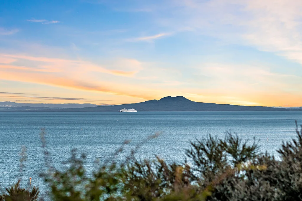 Arkles Bay 5 Bedroom Elevated Coastal Haven