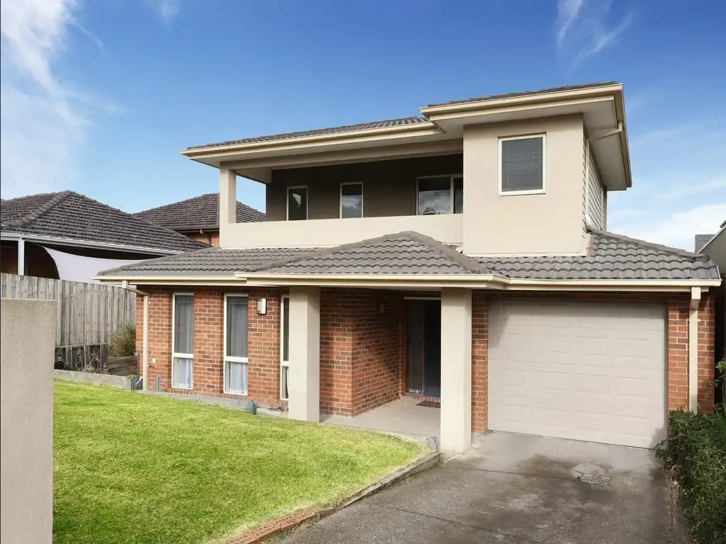 Spacious Modern Townhouse in a Convenient Location