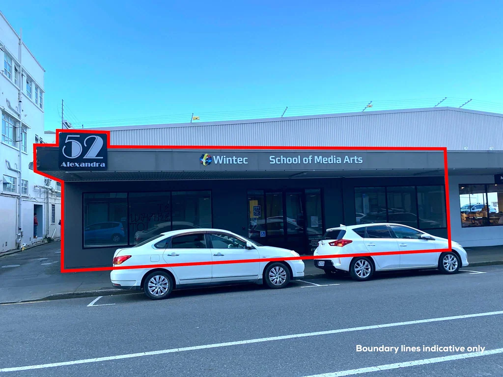 Hamilton Central LARGE FORMAT STANDALONE RETAIL / SHOWROOM