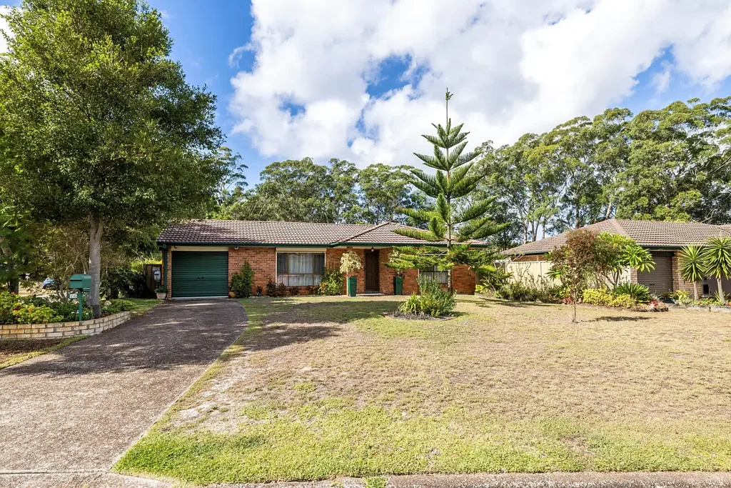 Raymond Terrace 3房  Lakeside Living with Comfort, Convenience & Potential