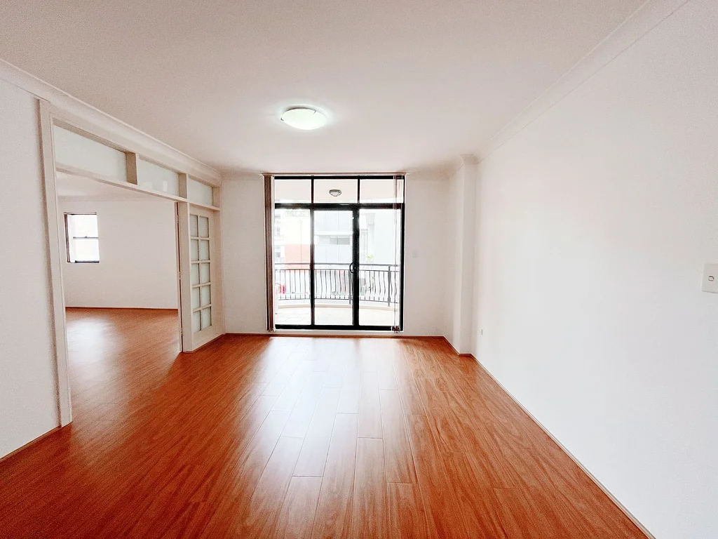 Spacious Jumbo-Sized Apartment