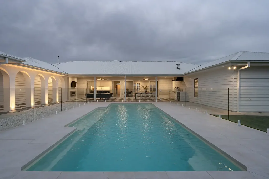 Gumly Gumly 5 Bedroom DISCOVER YOUR MEDITERRANEAN PARADISE!