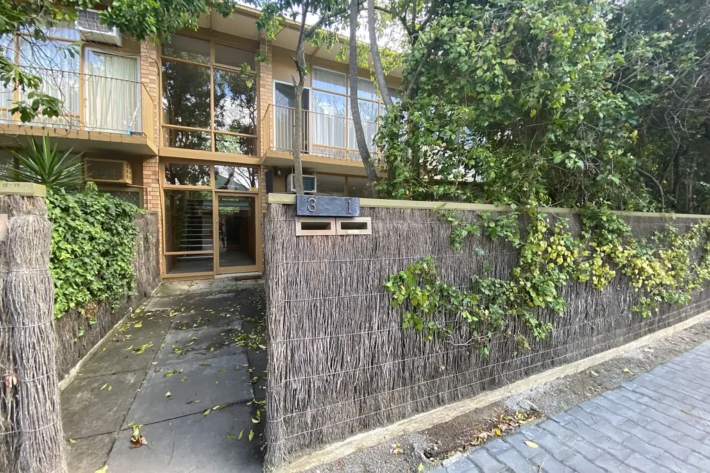 SPACIOUS ONE BR UNIT WITH LARGE PRIVATE GARDEN AND CARPORT