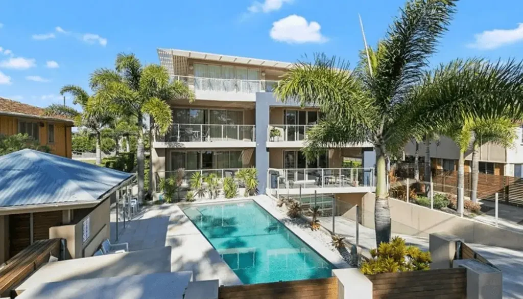 VERY COASTAL & FULLY FURNISHED