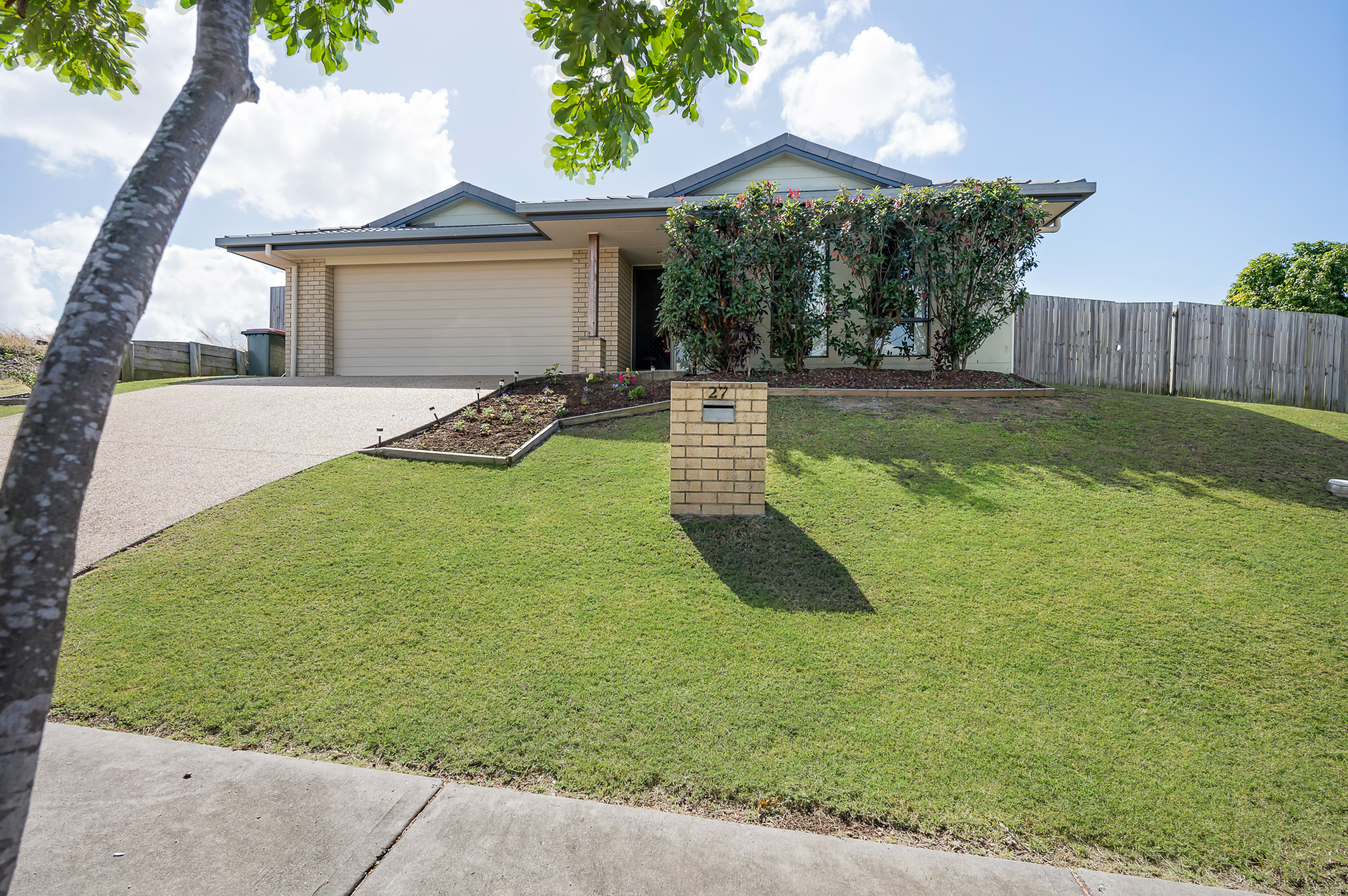 27 WOODWARD AV, CALLIOPE QLD 4680, 0 habitaciones, 0 baños, House