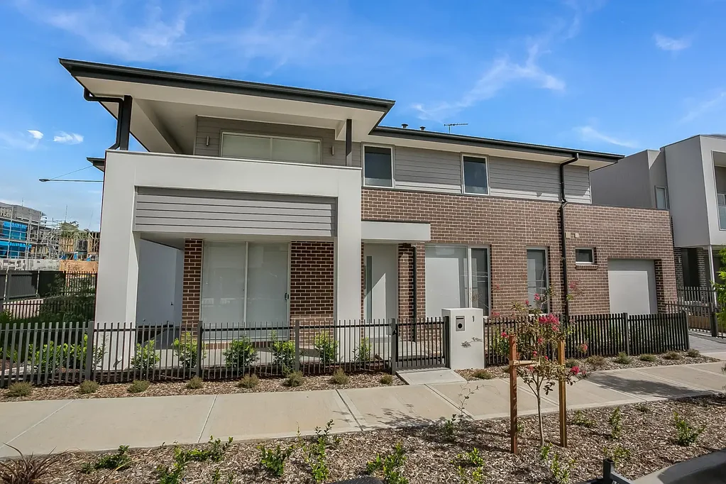 Modern & Low Maintenance Living in Prime Denham Court Location
