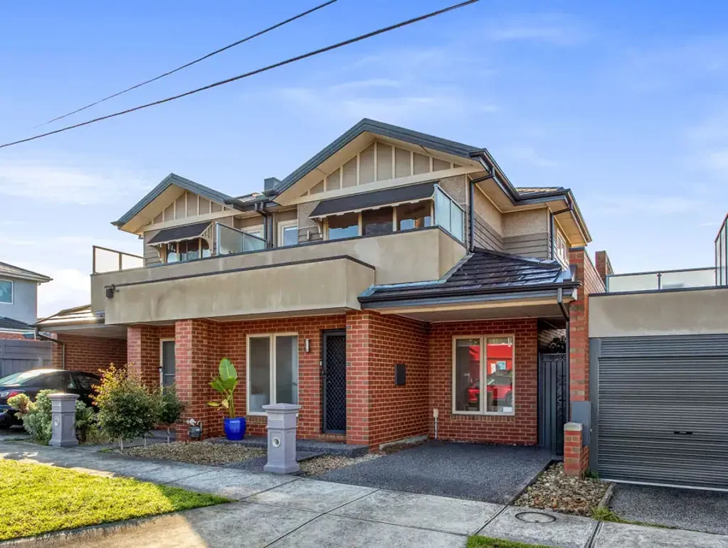 Reservoir 2chambre Street Frontage, Townhouse on Own Title