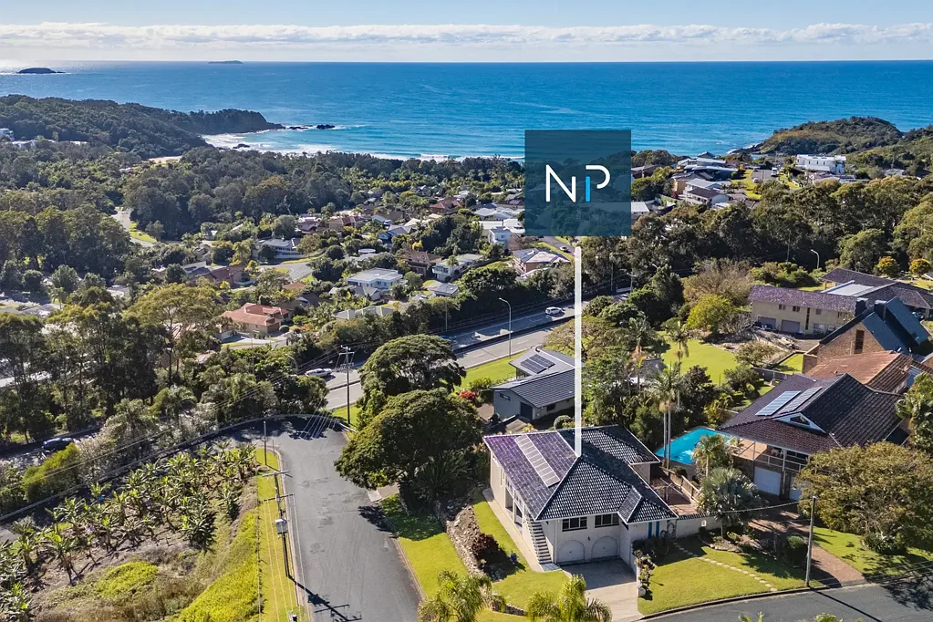 Coffs Harbour 4ਬੈੱਡਰੂਮ Solid Bones, Sweeping Views & A Whole Lot of Soul
