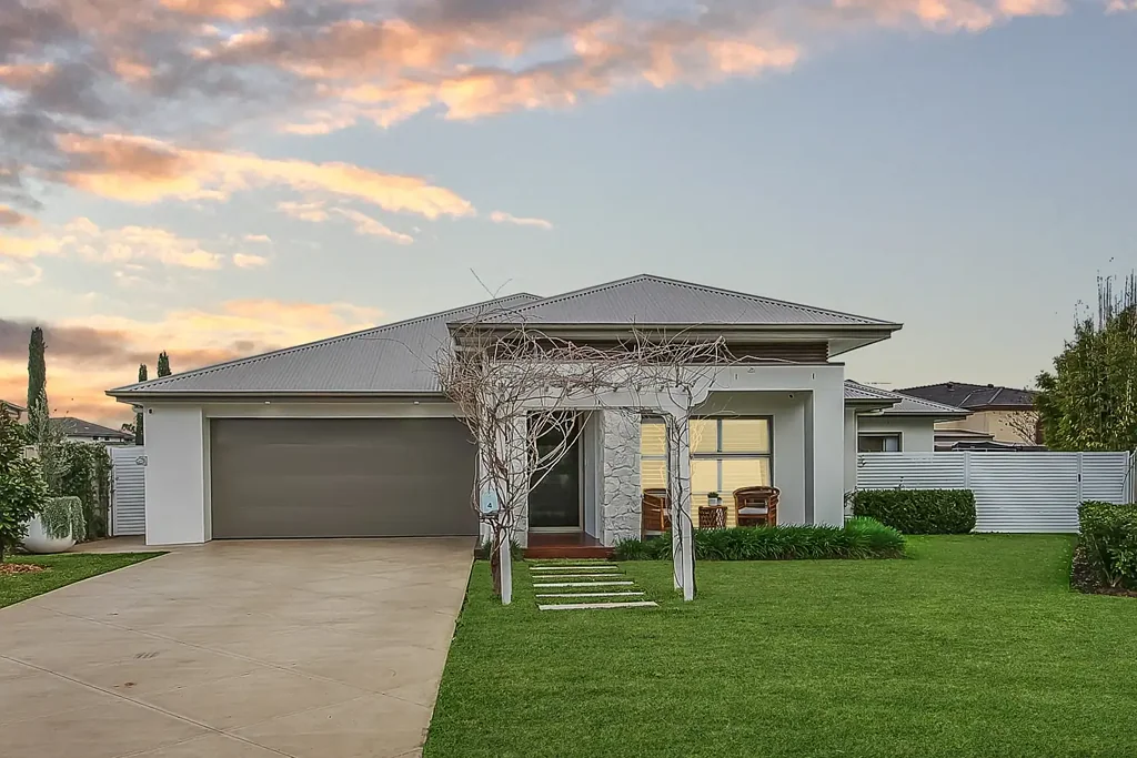 4 Cameron Circuit, Harrington Park, NSW 2567