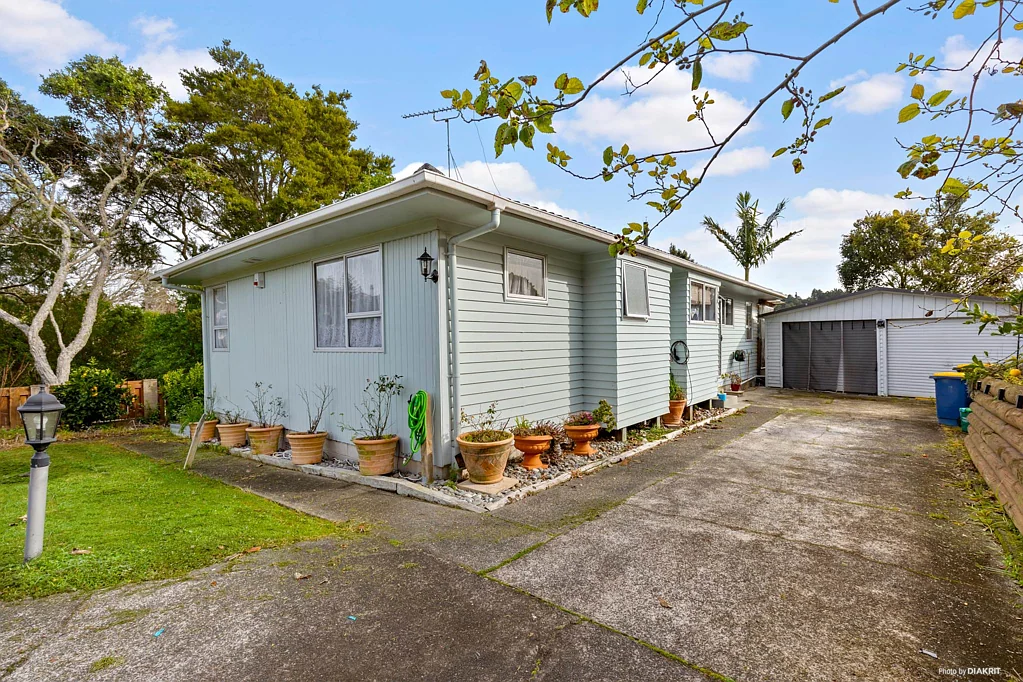 Glenfield 3Moenga A Smart Start in Glenfield