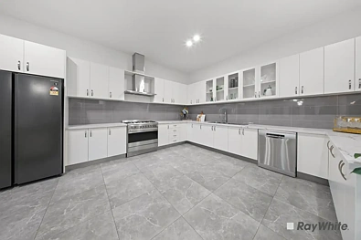 45 Wintersun Road, Berwick, VIC 3806, 5 Bedrooms, 3 Bathrooms, House