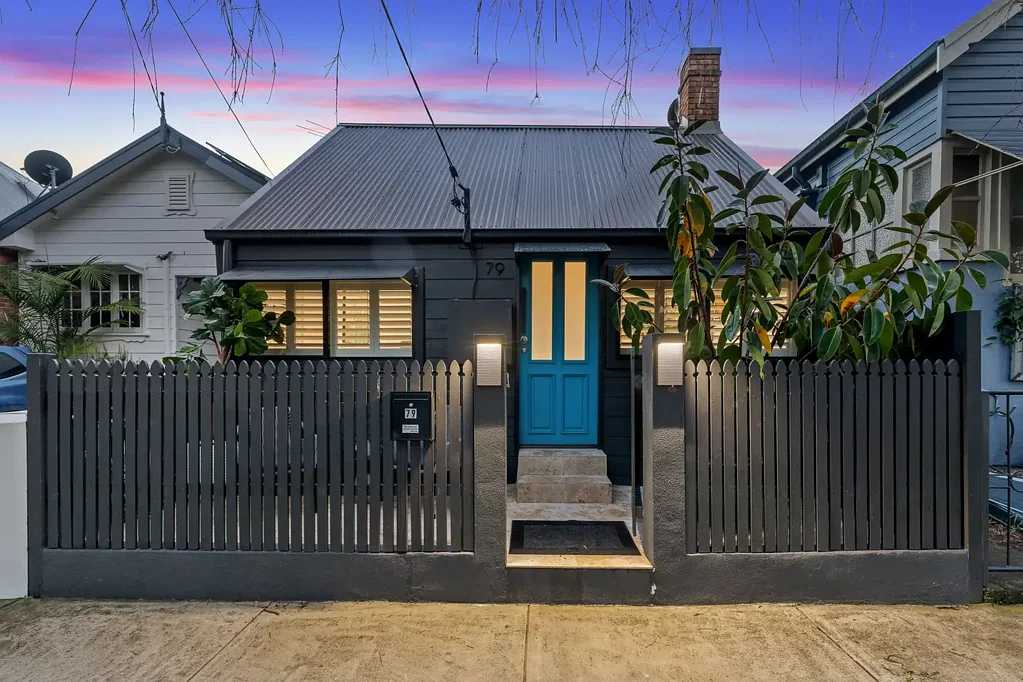 Leichhardt 2chambre Stylish Freestanding Home with Rear Lane Parking in Prime Leichhardt Setting