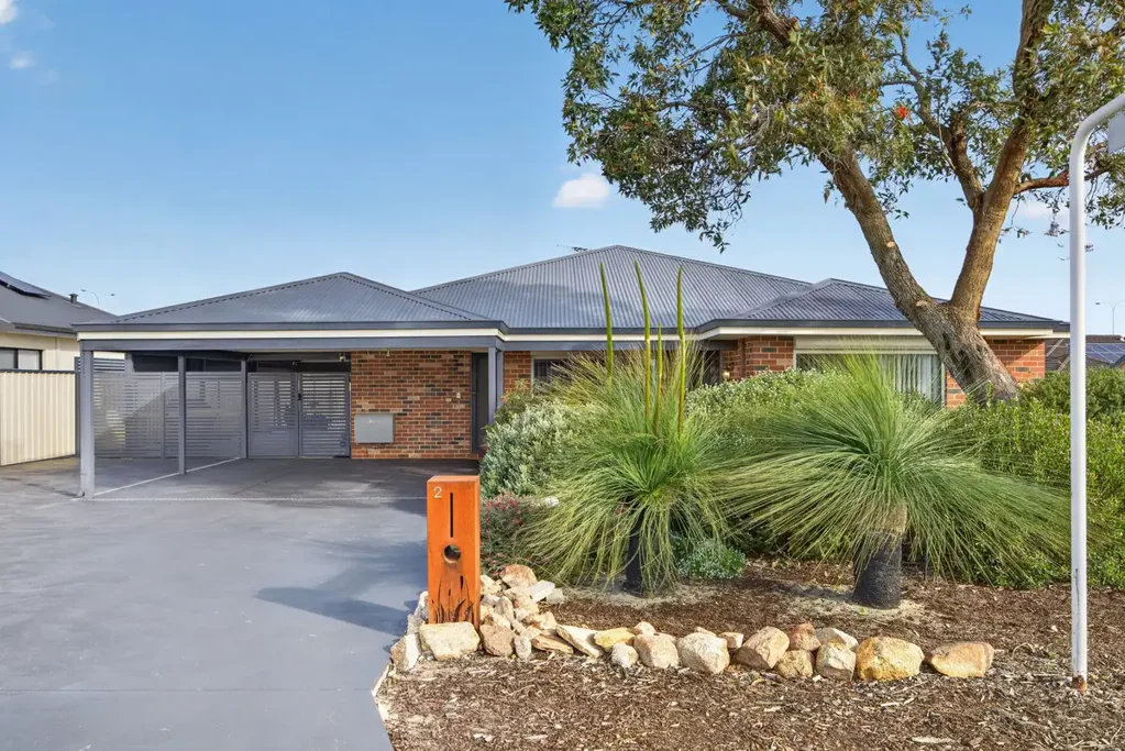 Bertram 4 Bedroom BEAUTIFULLY CARED FOR – MADE FOR LIVING & ENTERTAINING