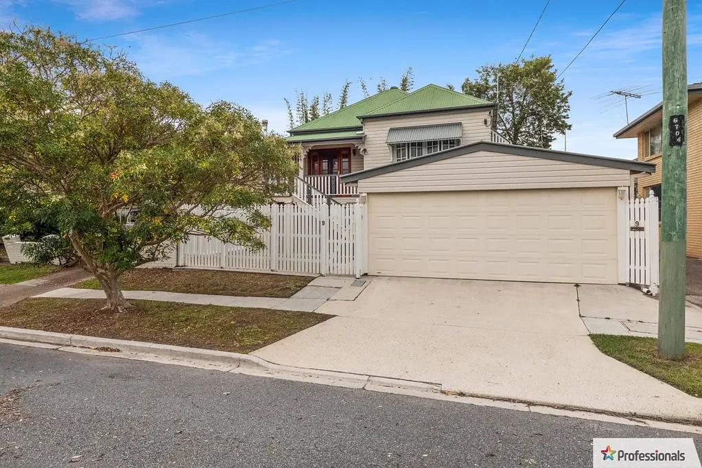 Classic Queenslander in Gordon Park