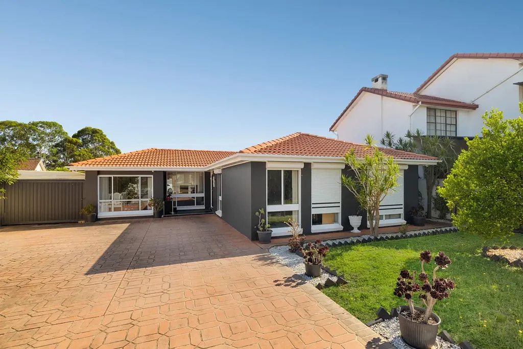 14 Moffitt Crescent, Edensor Park, NSW 2176
