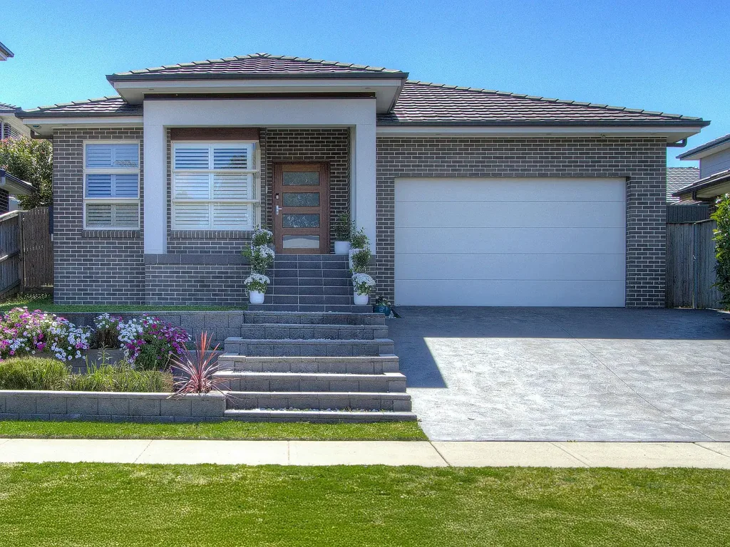 37 Mapleton Ave, North Kellyville, NSW 2155