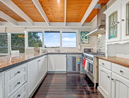 230 Olinda-Monbulk Road, Monbulk, East Melbourne, 5 Bedrooms, 3 Bathrooms, House