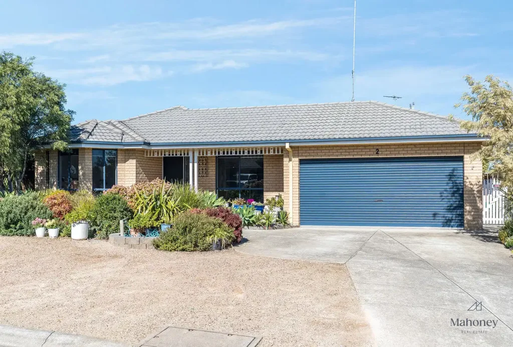 Leopold 6 Bedroom Immaculate Family Home with Versatile Studio