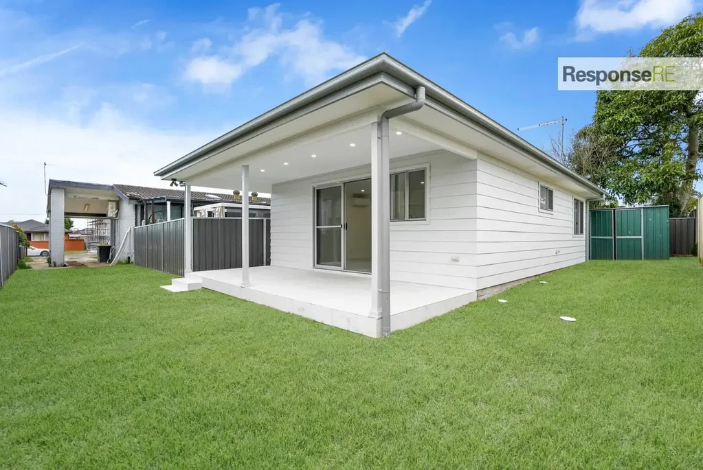LUXURIOUS GRANNY FLAT IN CAMBRIDGE PARK!