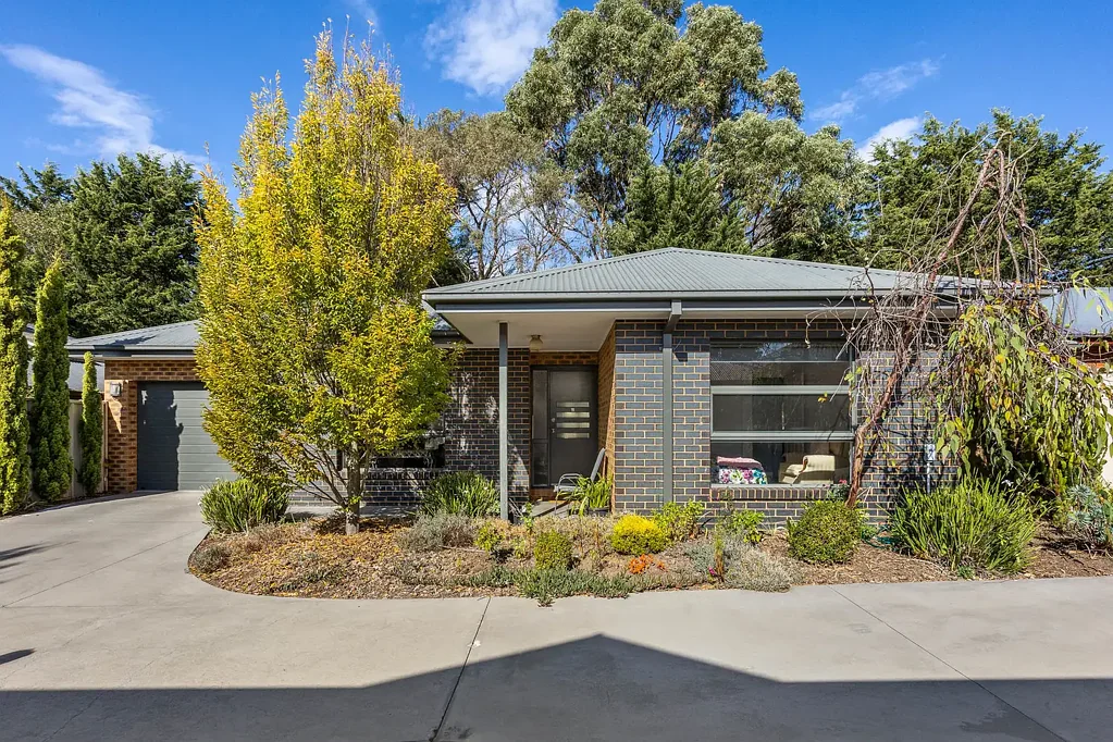 11/97B Barry Street, Romsey, VIC 3434