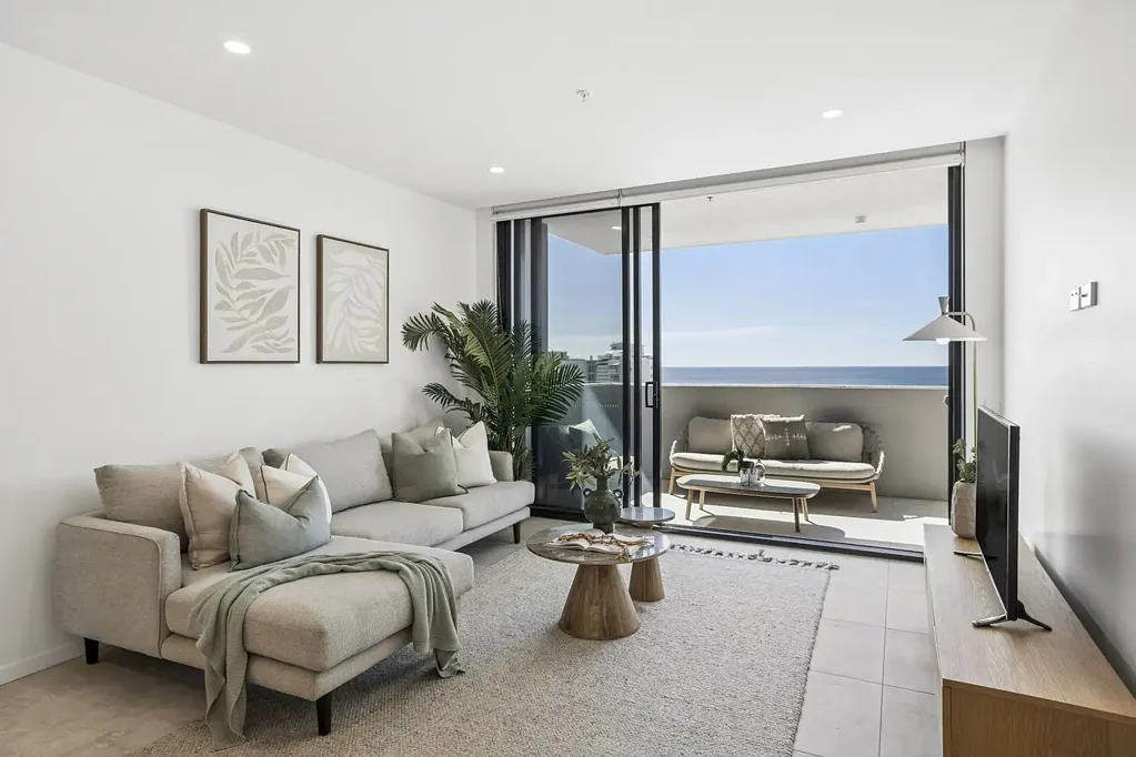 Palm Beach 2બેડરૂમ Elevated Coastal Living | Prized East-Facing Residence