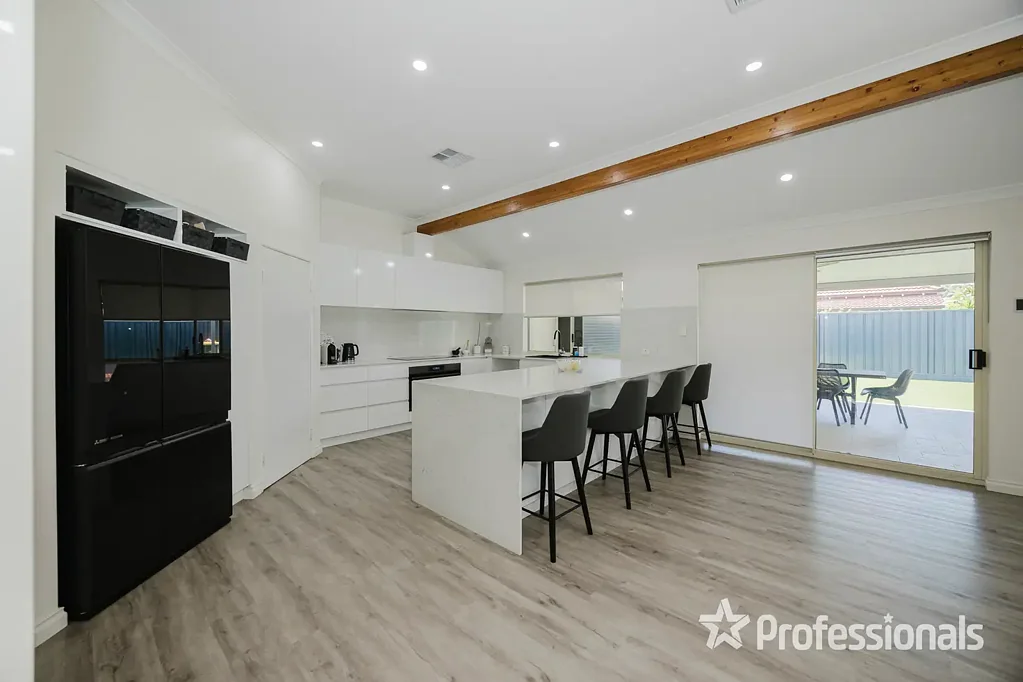55 Southpointe Crescent, Ballajura, WA 6066
