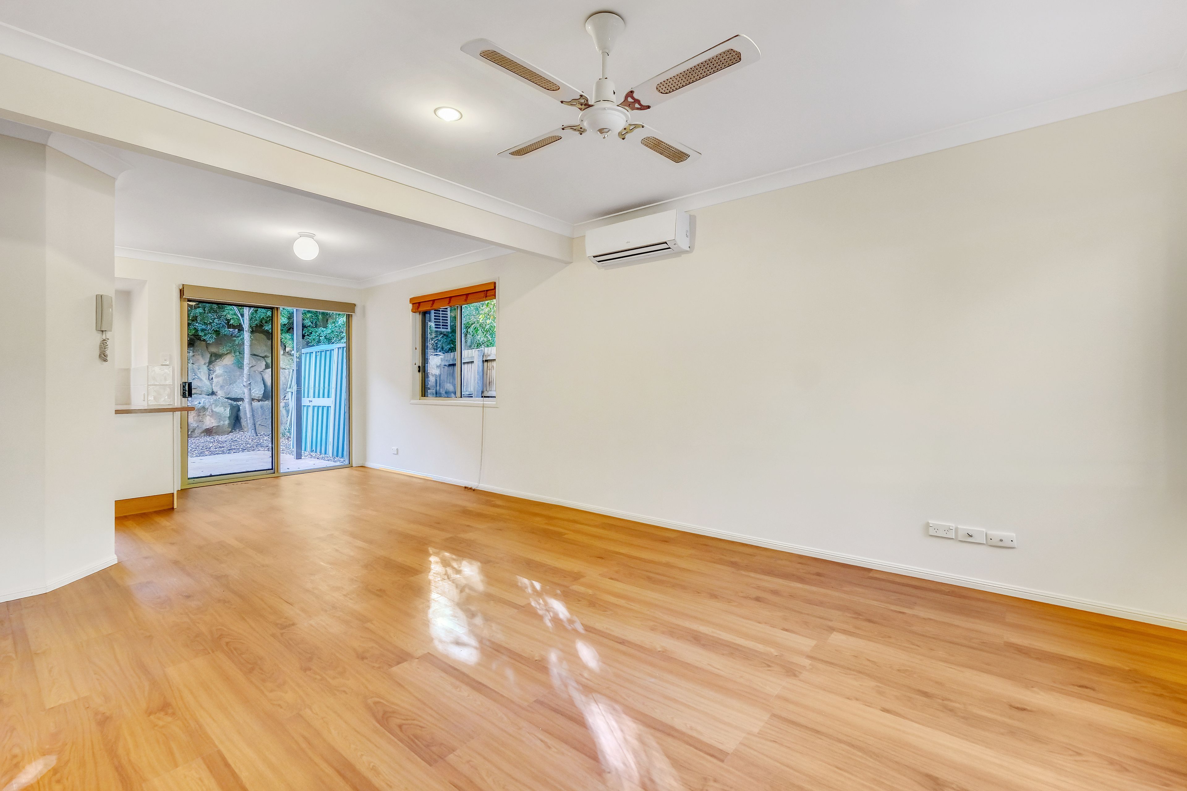 25 HOGAN PL, SEVENTEEN MILE ROCKS QLD 4073, 0房, 0浴, Townhouse