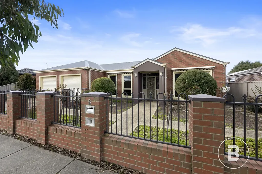 Delacombe 4房  A QUALITY FAMILY HOME IN THE HEART OF DELACOMBE