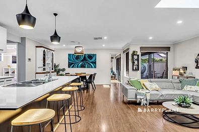 Iba Pa - 60 Willowtree Drive, Pakenham, VIC 3810