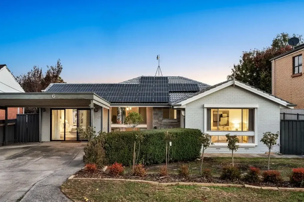 Dernancourt 4ห้องนอน Renovated & Refurbed Family Haven: Endless Versatility & Lifestyle Bliss.