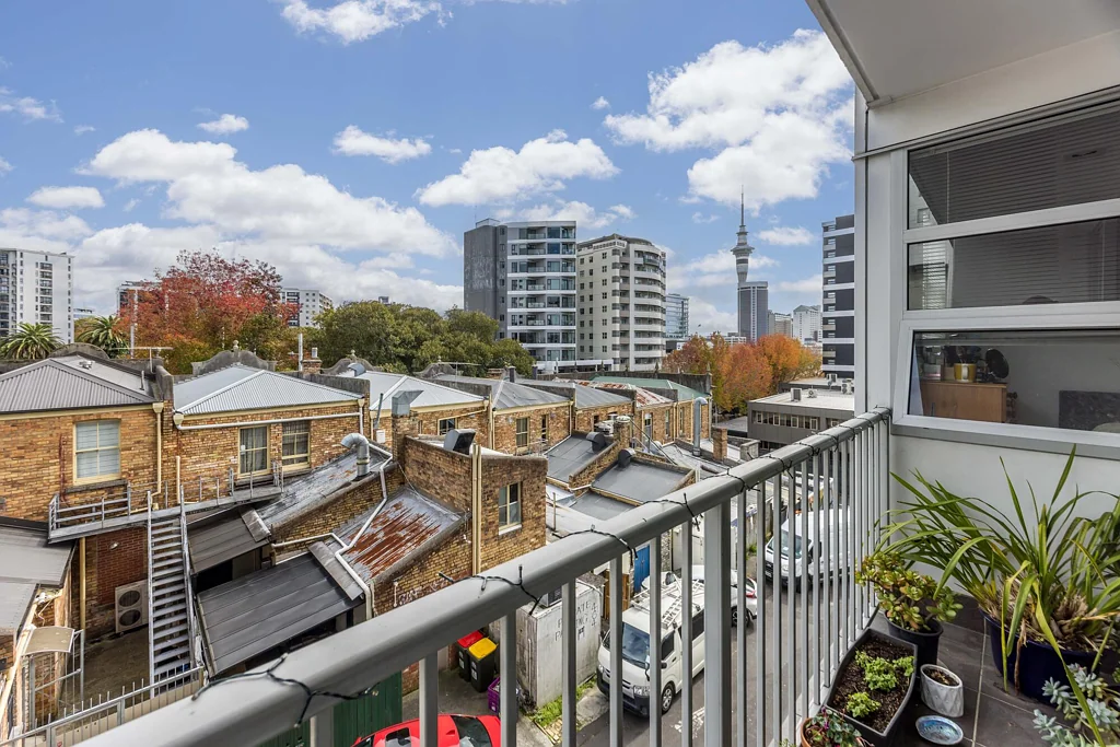 Auckland Central 2房  Why Pay Rent? Secure Your Own Space Today