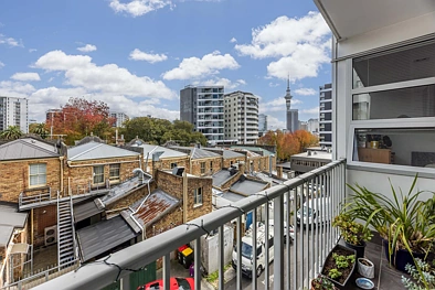 Auckland Central 2房 Why Pay Rent? Secure Your Own Space Today