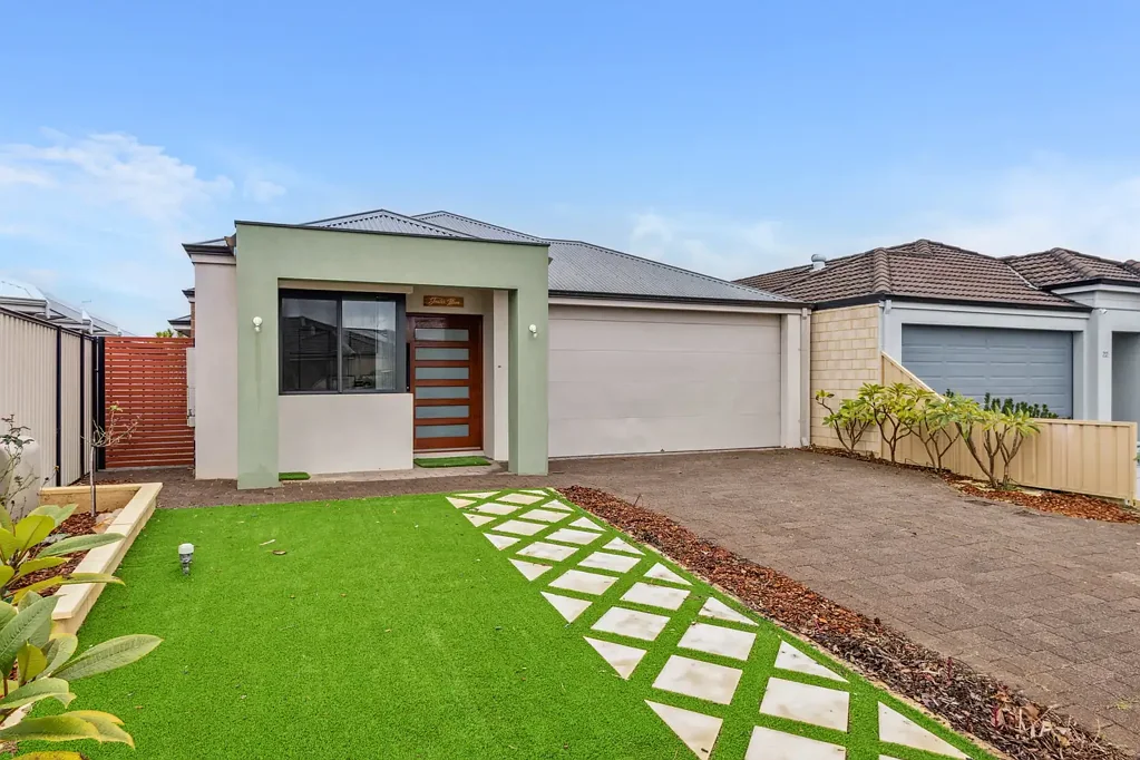 Spacious & Stylish Family Living in the Heart of Canning Vale!
