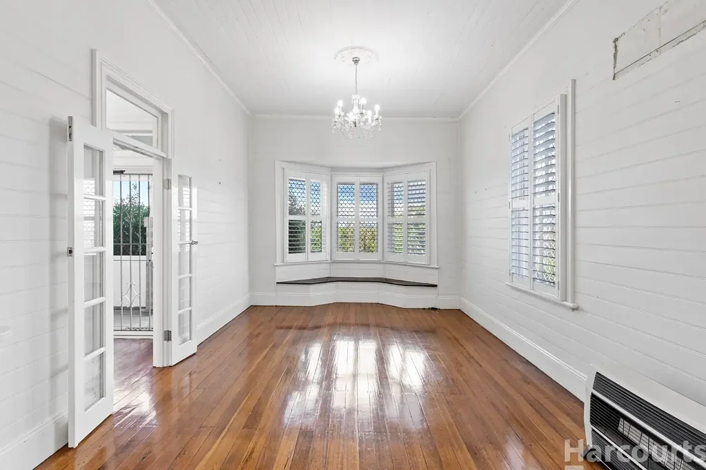 East Kempsey 3 Bedroom Historic Home High on the Hill
