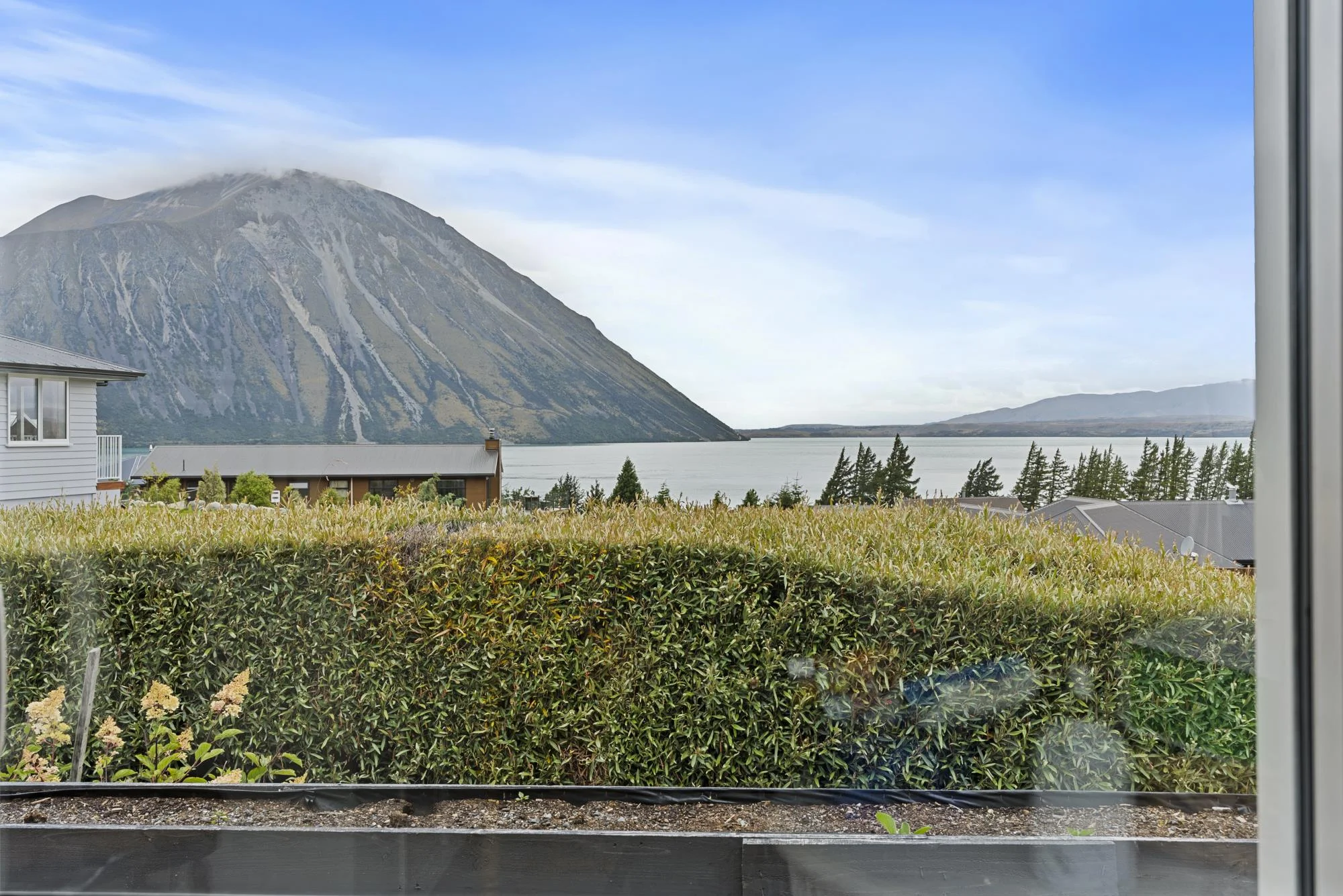 Lake Ohau 2Phòng ngủ Alpine Charm with Dual Lake Views