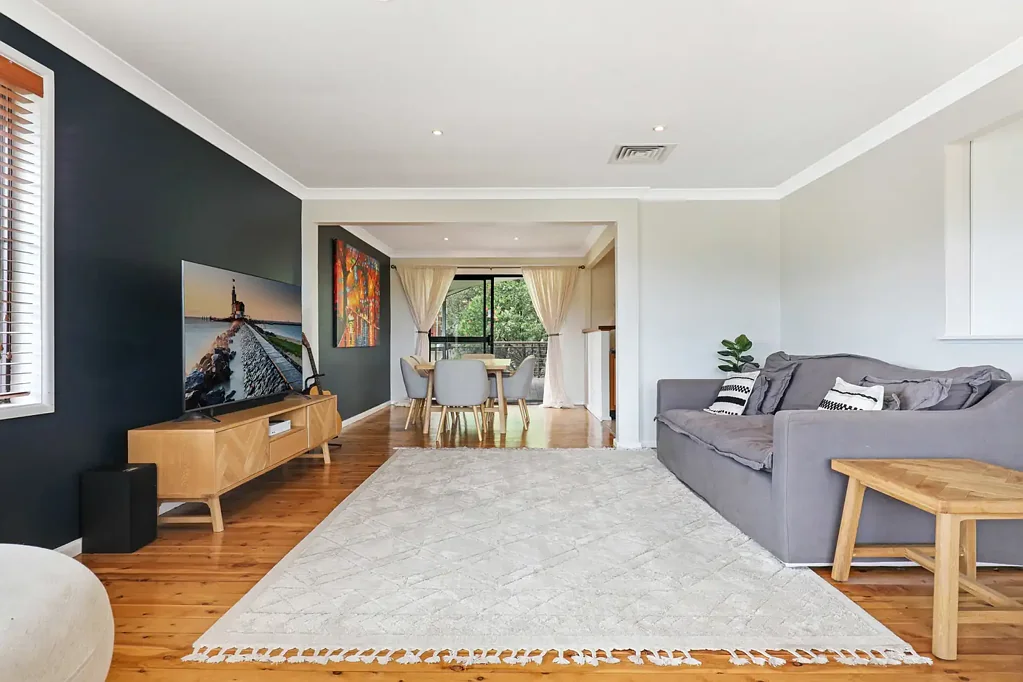 19 McAndrew Crescent, Mangerton, NSW 2500
