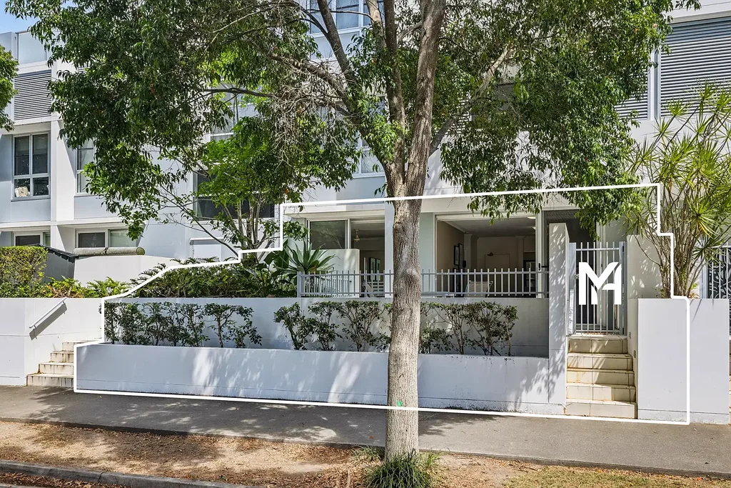 Varsity Lakes 1कमरा Vacant, Furnished & Ready to Move In!