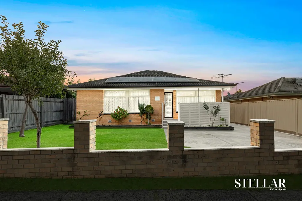 Doveton 3房 全新现代厨房 宽敞后院 太阳能系统 靠近学校 公共交通便捷 Fully Renovated Home with Solar - Brand New Kitchen, Bathroom & Laundry!