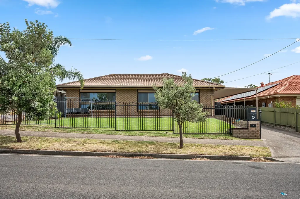 9 George Avenue, Hackham, SA 5163