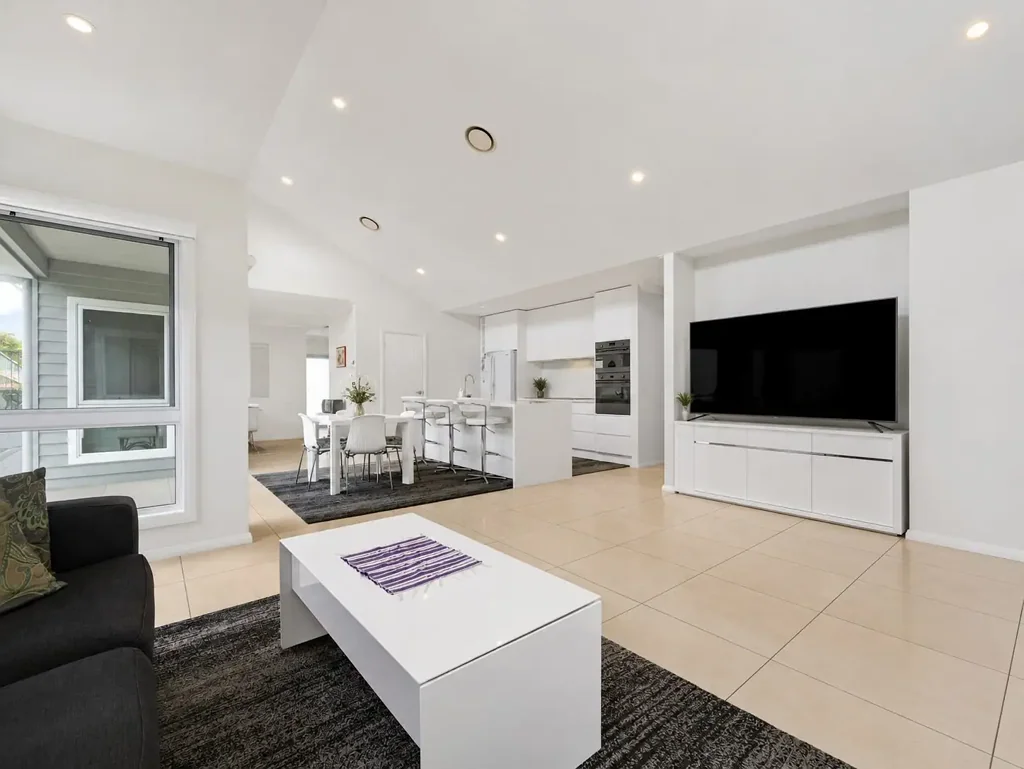 Batemans Bay 4 Slaapkamer Stunning Home - Family, Business or Both