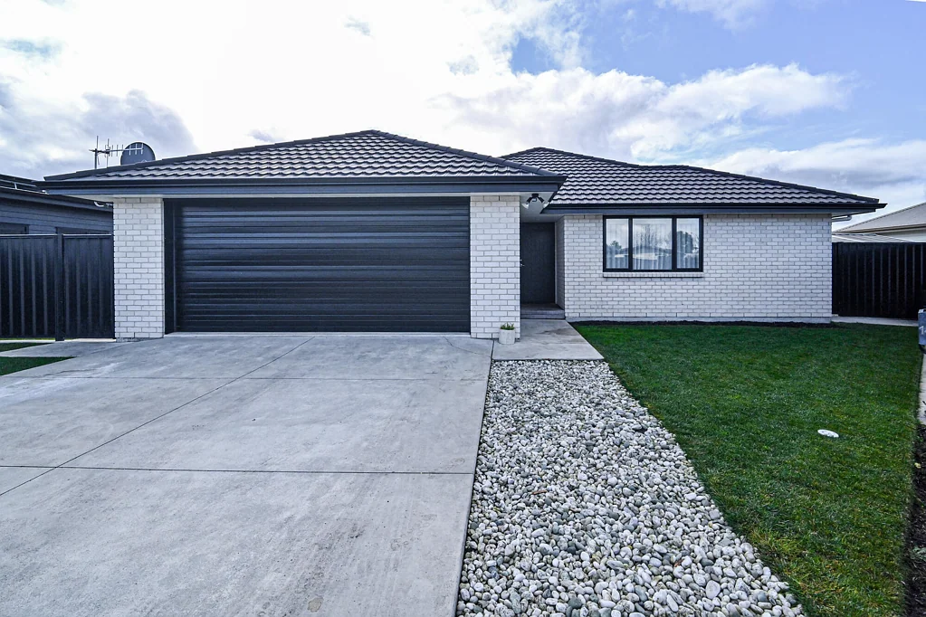 Flaxmere 4Moenga Skip the build and step into modern living!