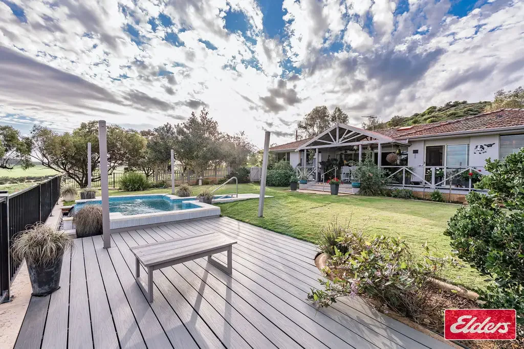 Nanson Country Charm, Space and the Dream of a Rural Lifestyle