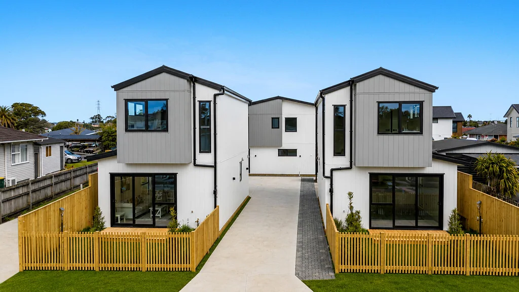 Favona 3房  CORNER 3 BEDROOMS - LOCATION IS THE KEY!