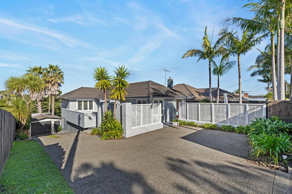 Takapuna 3房  Ignore CV | Must Be Sold!