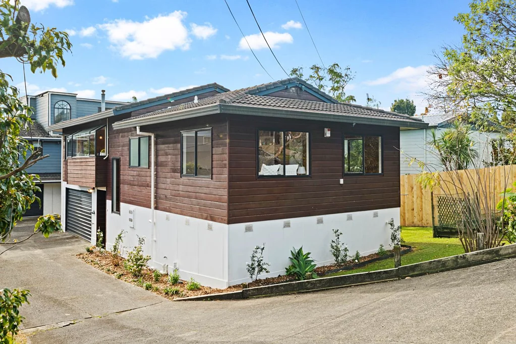 2/15 Glenvar Road, Torbay, North Shore City, Auckland