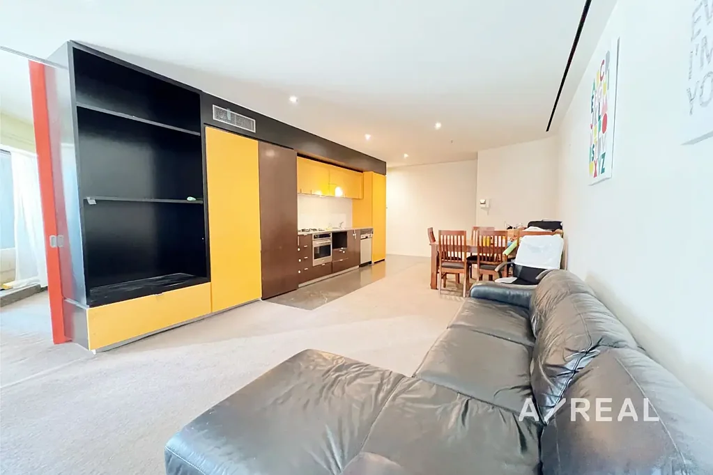 Spacious City Retreat with Study Room in the Iconic QV Precinct