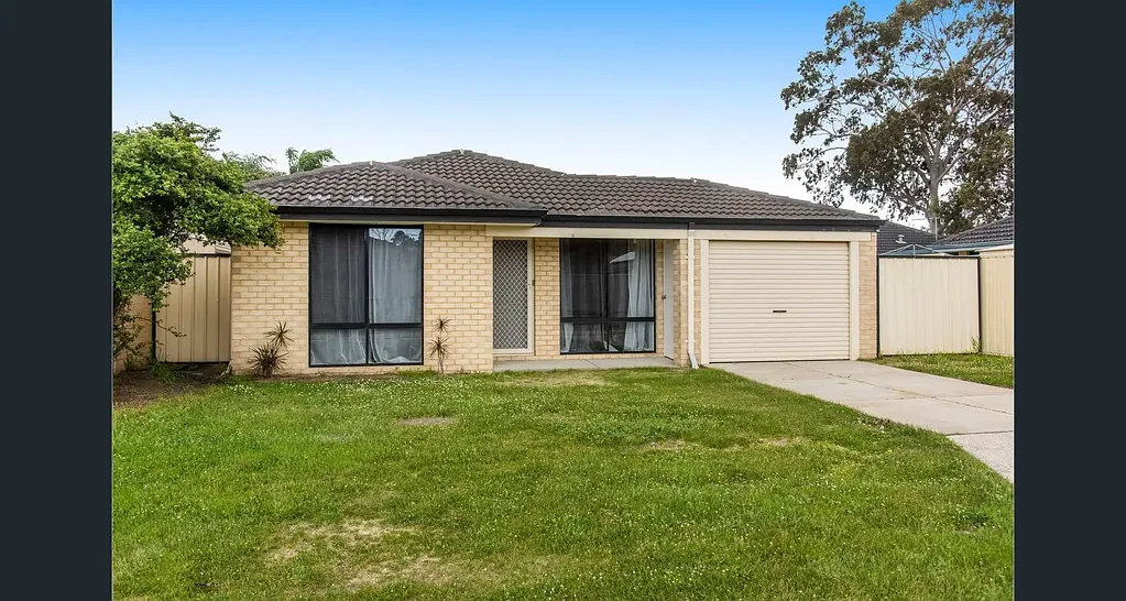 3 x 1 Family home with large yard