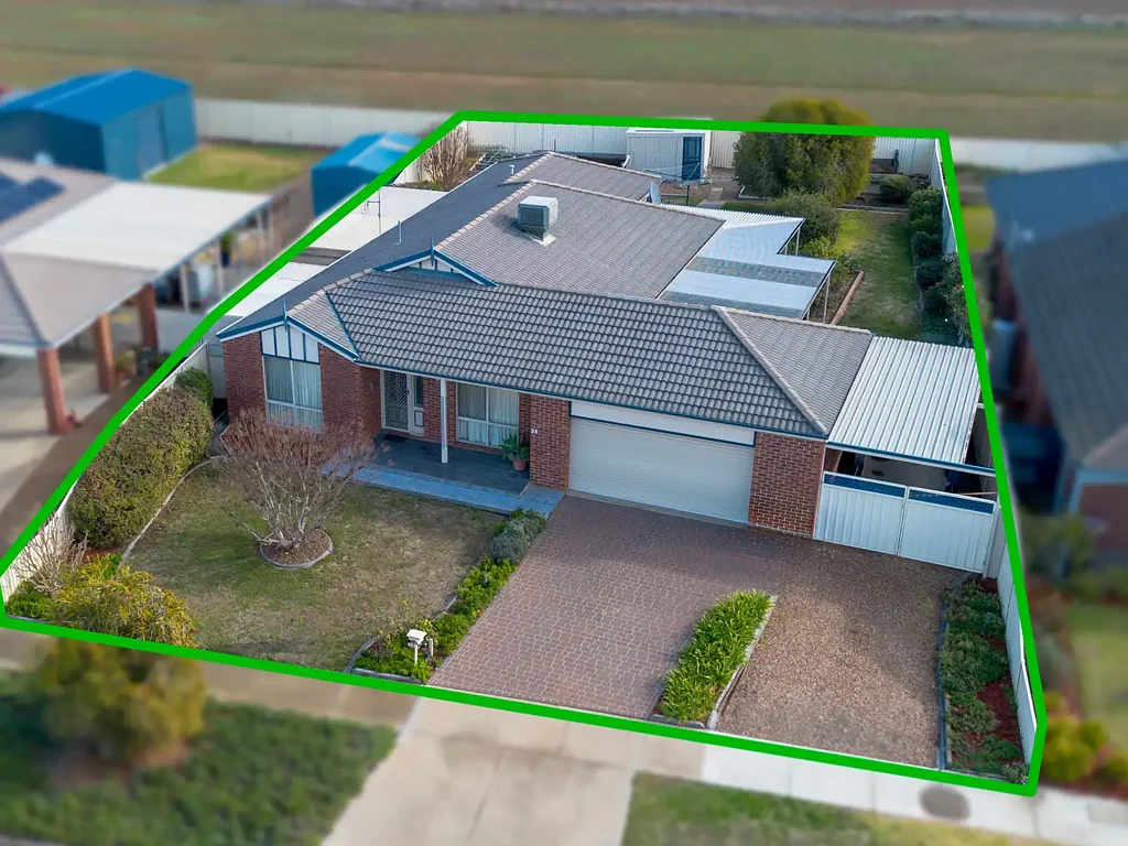 Spacious Family Home!