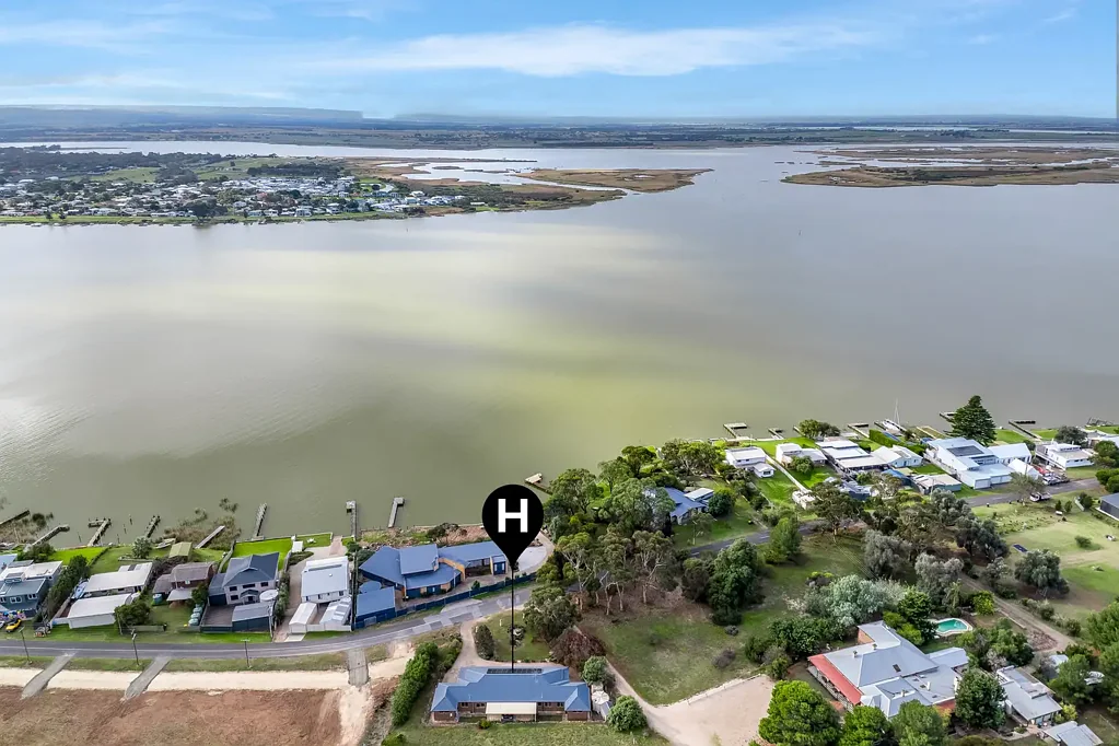 Hindmarsh Island 4Phòng ngủ A Home That Reveals Its True Appeal Once You Step Inside
